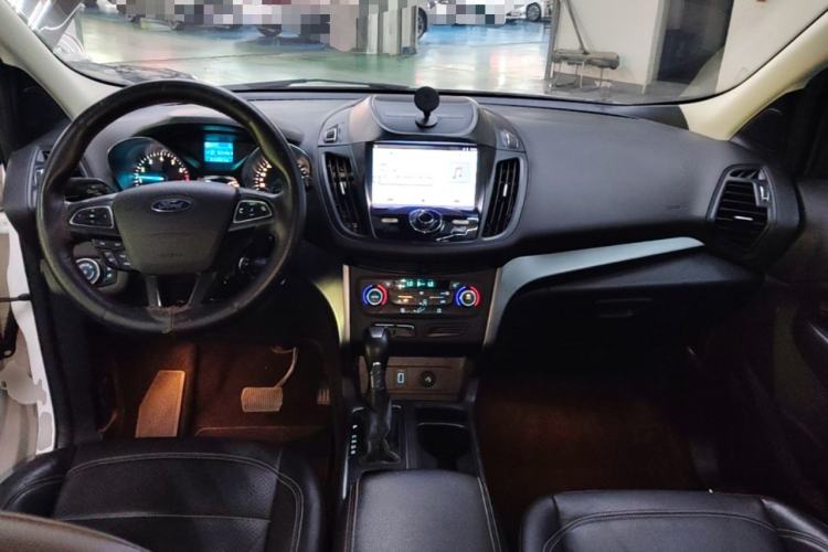 Used Ford Kuga 2017 EcoBoost 180 Two-Wheel-Drive Platinum Edition Center Console