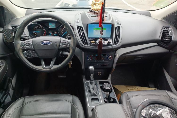 Used Ford Kuga 2017 EcoBoost 180 Two-Wheel-Drive Platinum Edition Center Console