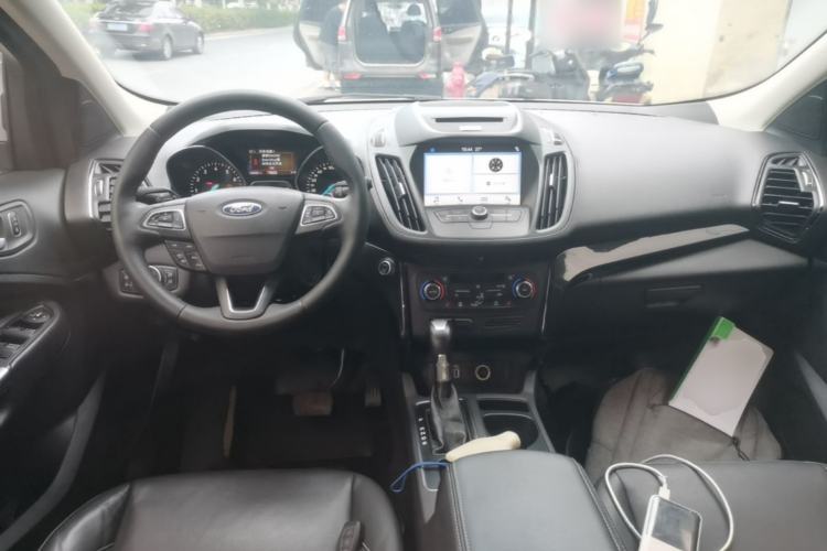 Used Ford Kuga 2017 EcoBoost 180 Two-Wheel-Drive Luxury Wing Edition Center Console