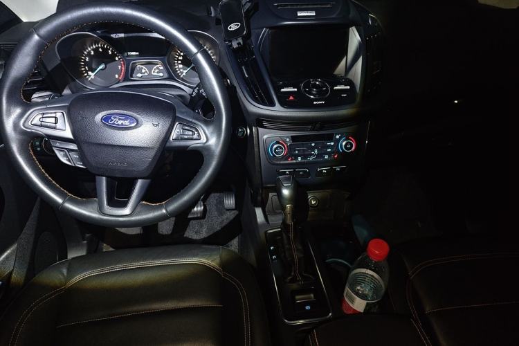 Used Ford Kuga 2017 EcoBoost 245 Four-Wheel-Drive Sport Model Center Console