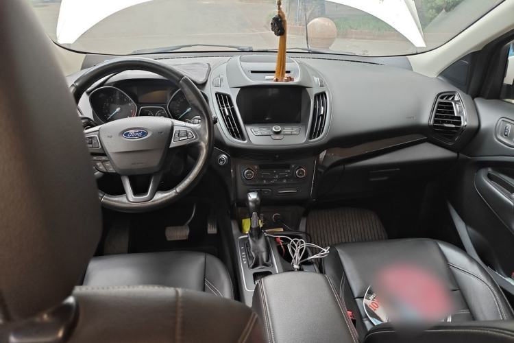 Used Ford Kuga 2017 EcoBoost 180 Two-Wheel-Drive Luxury Wing Edition Center Console