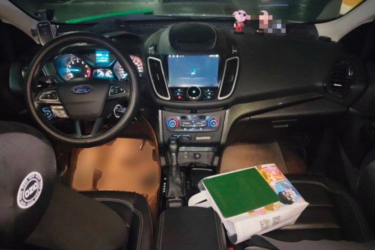 Used Ford Kuga 2017 EcoBoost 180 Two-Wheel-Drive Platinum Edition Center Console