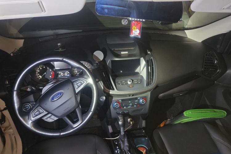 Used Ford Kuga 2017 EcoBoost 180 Two-Wheel-Drive Luxury Wing Edition Center Console