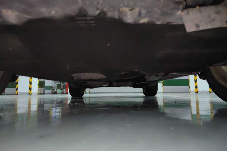 Used Ford Kuga 2017 EcoBoost 180 Two-Wheel-Drive Tiger Leap Model Chassis Front