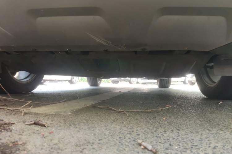 Used Ford Kuga 2017 EcoBoost 180 Two-Wheel-Drive Tiger Leap Model Chassis Front