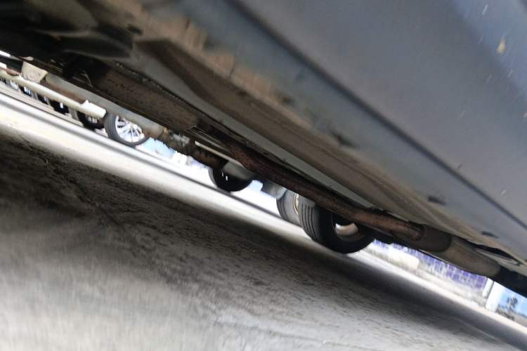 Used Ford Kuga 2017 EcoBoost 180 Two-Wheel-Drive Tiger Leap Model Chassis Front Left