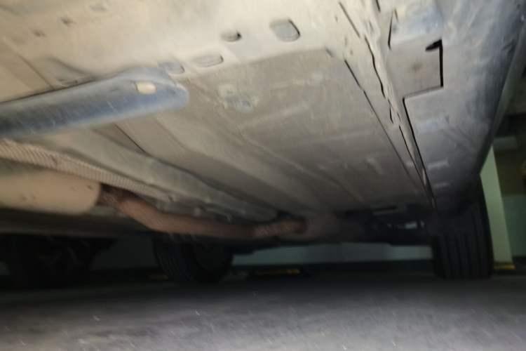 Used Ford Kuga 2017 EcoBoost 180 Two-Wheel-Drive Tiger Leap Model Chassis Front Left