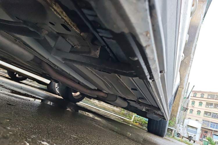 Used Ford Kuga 2017 EcoBoost 180 Two-Wheel-Drive Tiger Leap Model Chassis Front Left
