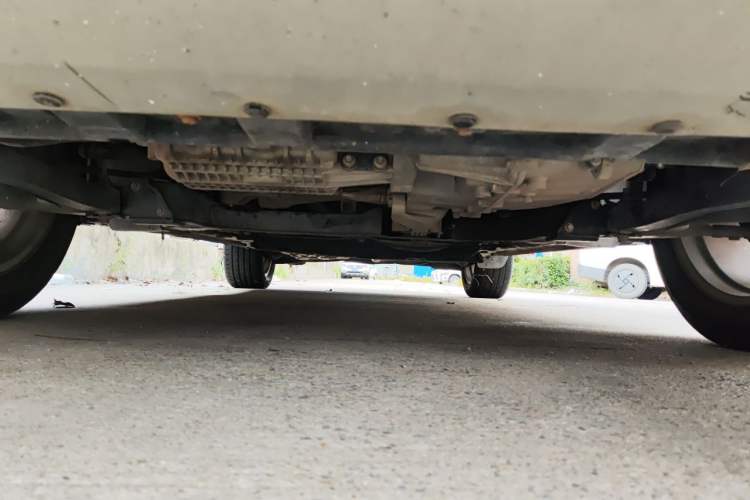 Used Ford Kuga 2017 EcoBoost 180 Two-Wheel-Drive Tiger Leap Model Chassis Front
