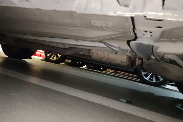 Used Ford Kuga 2017 EcoBoost 180 Two-Wheel-Drive Tiger Leap Model Chassis Front Right