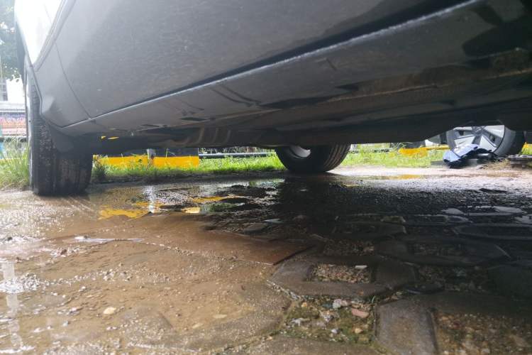 Used Ford Kuga 2017 EcoBoost 180 Two-Wheel-Drive Elite Trim Chassis Front Right