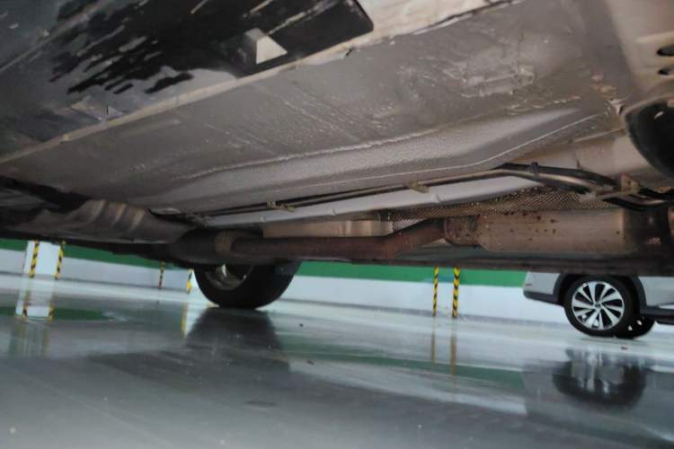 Used Ford Kuga 2017 EcoBoost 180 Two-Wheel-Drive Tiger Leap Model Chassis Front Right
