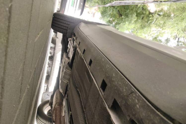 Used Ford Kuga 2017 EcoBoost 180 Two-Wheel-Drive Platinum Edition Chassis Front Right