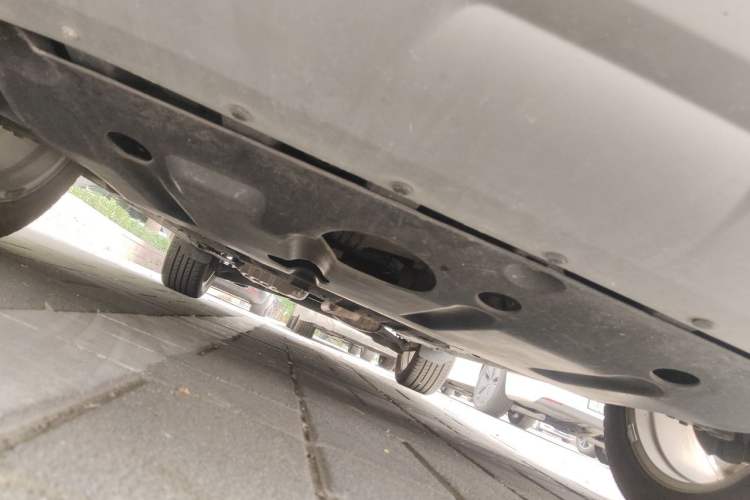 Used Ford Kuga 2017 EcoBoost 180 Two-Wheel-Drive Platinum Edition Chassis Front
