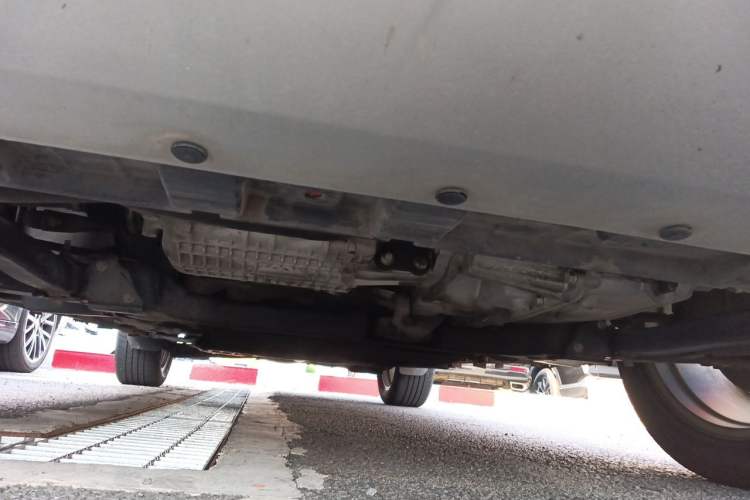 Used Ford Kuga 2017 EcoBoost 180 Two-Wheel-Drive Tiger Leap Model Chassis Front