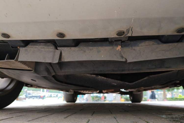 Used Ford Kuga 2017 EcoBoost 180 Two-Wheel-Drive Tiger Leap Model Chassis Front