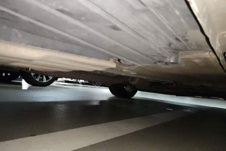 Used Ford Kuga 2017 EcoBoost 180 Two-Wheel-Drive Tiger Leap Model Chassis Rear Right