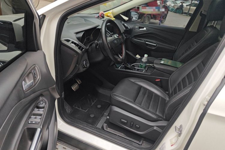 Used Ford Kuga 2017 EcoBoost 180 Two-Wheel-Drive Luxury Wing Edition Driver Seat