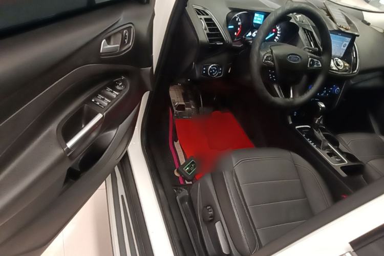 Used Ford Kuga 2017 EcoBoost 180 Two-Wheel-Drive Tiger Leap Model Driver Seat