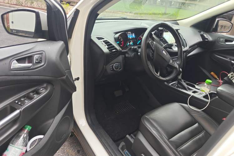 Used Ford Kuga 2017 EcoBoost 245 Four-Wheel Drive Titanium Edition Driver Seat