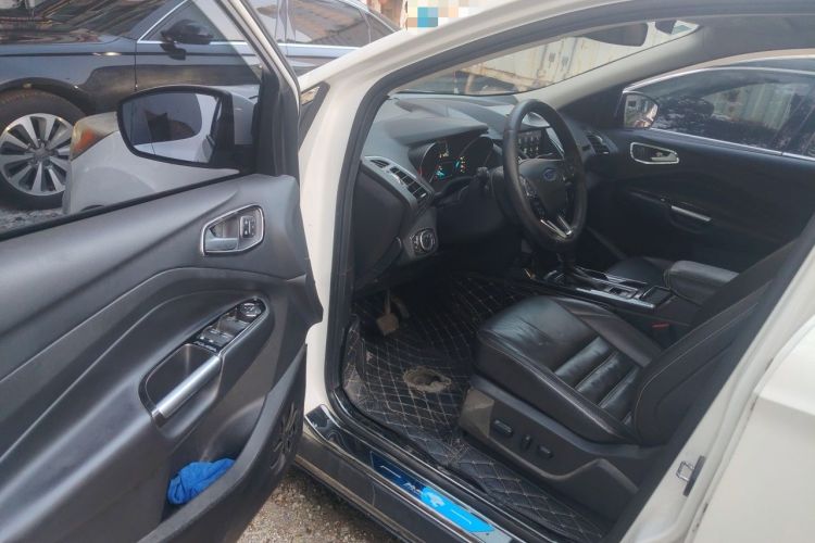 Used Ford Kuga 2017 EcoBoost 245 Four-Wheel Drive Titanium Edition Driver Seat