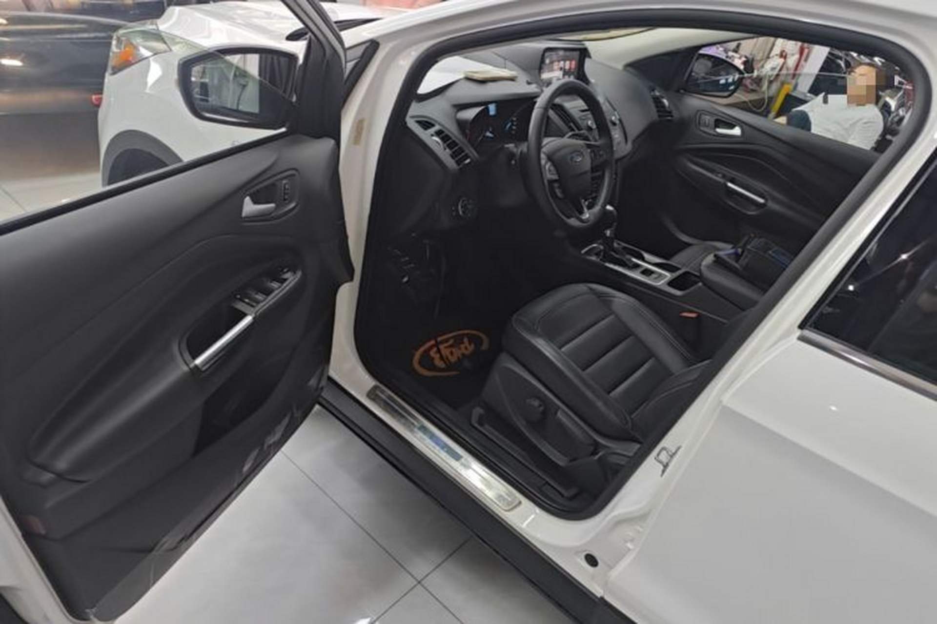 Used Ford Kuga 2017 EcoBoost 180 Two-Wheel-Drive Platinum Edition Driver Seat
