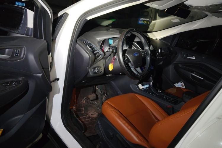 Used Ford Kuga 2017 EcoBoost 180 Two-Wheel-Drive Elite Trim Driver Seat