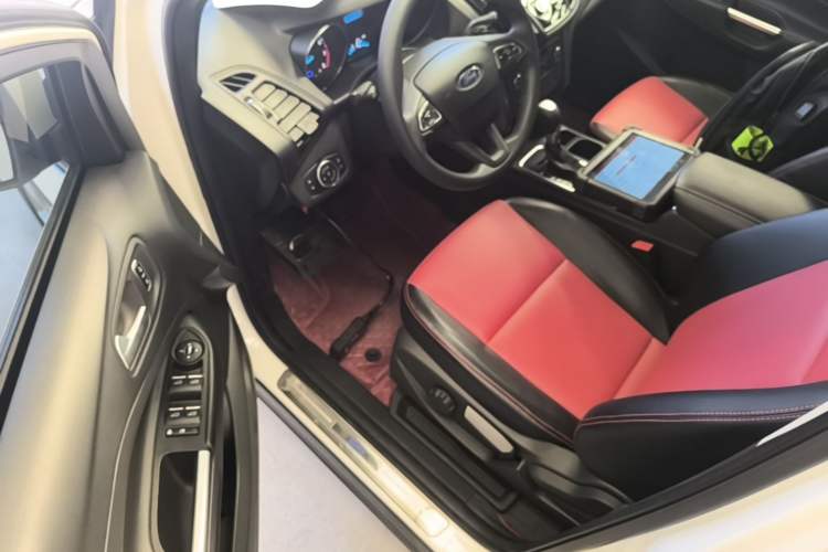 Used Ford Kuga 2017 EcoBoost 180 Two-Wheel-Drive Elite Trim Driver Seat