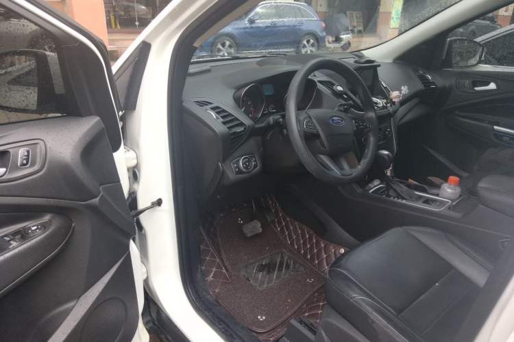 Used Ford Kuga 2017 EcoBoost 180 Two-Wheel-Drive Elite Trim Driver Seat