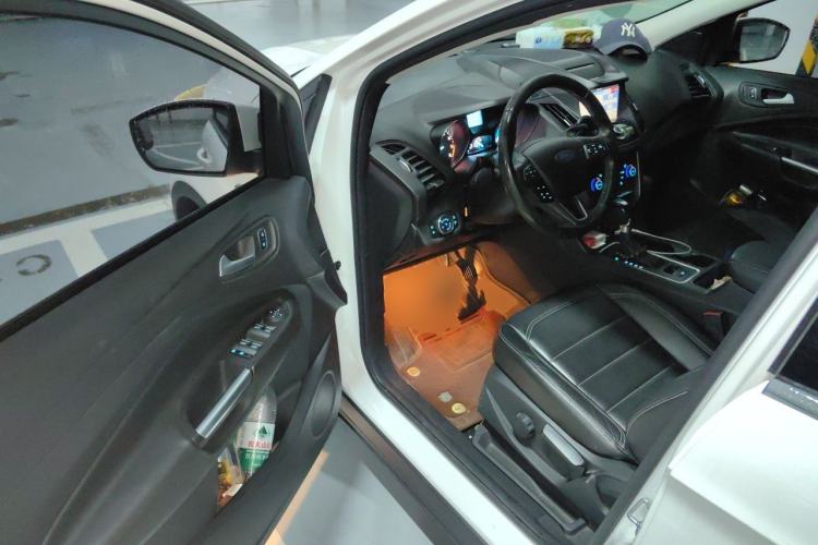 Used Ford Kuga 2017 EcoBoost 180 Two-Wheel-Drive Tiger Leap Model Driver Seat