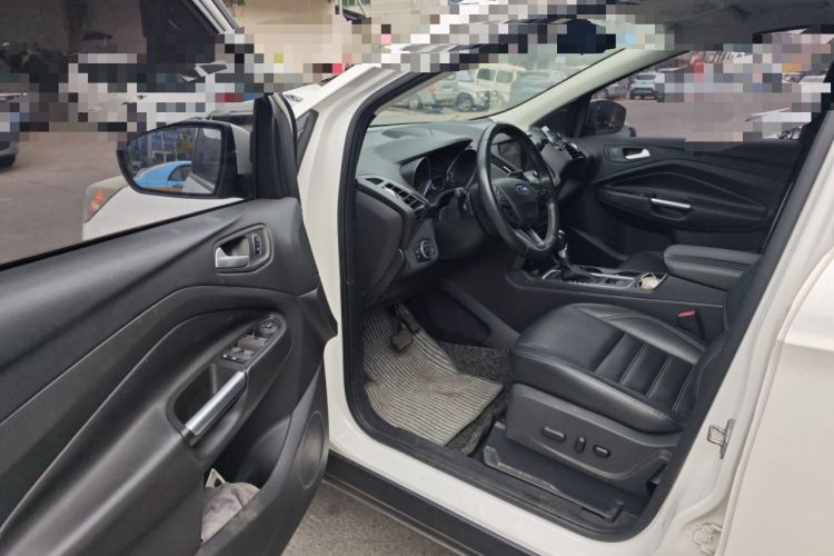 Used Ford Kuga 2017 EcoBoost 180 Two-Wheel-Drive Luxury Wing Edition Driver Seat