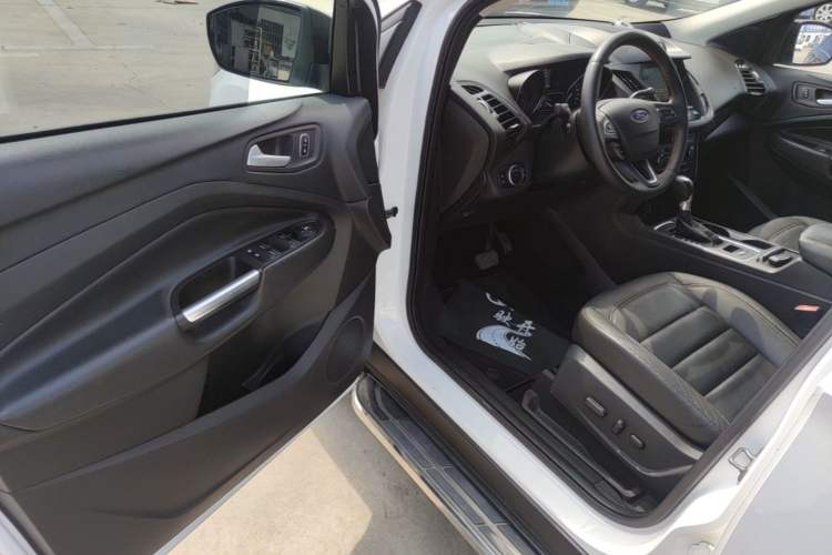 Used Ford Kuga 2017 EcoBoost 245 Four-Wheel-Drive Sport Model Driver Seat