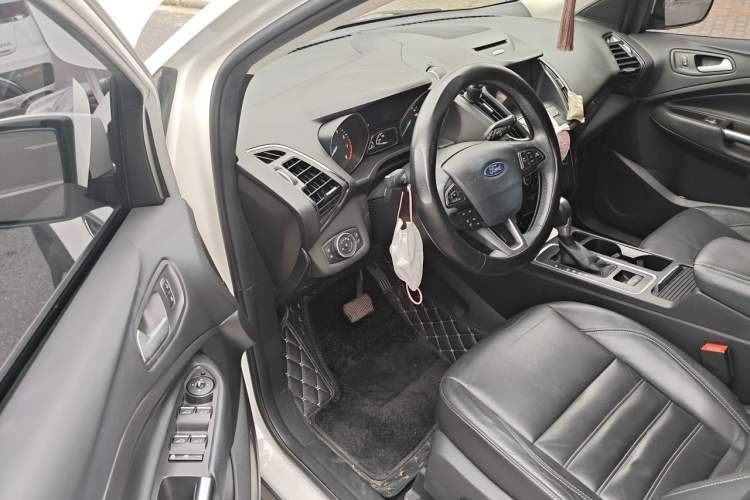 Used Ford Kuga 2017 EcoBoost 180 Two-Wheel-Drive Luxury Wing Edition Driver Seat
