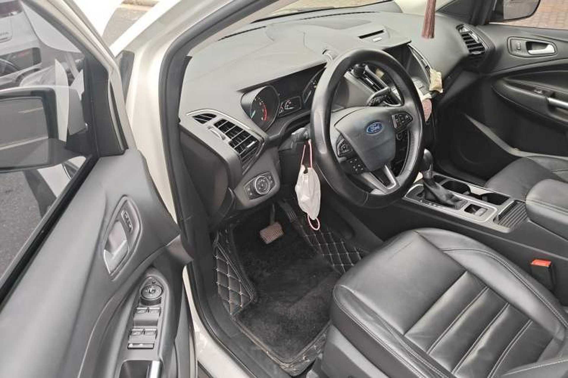 Used Ford Kuga 2017 EcoBoost 180 Two-Wheel-Drive Luxury Wing Edition Driver Seat
