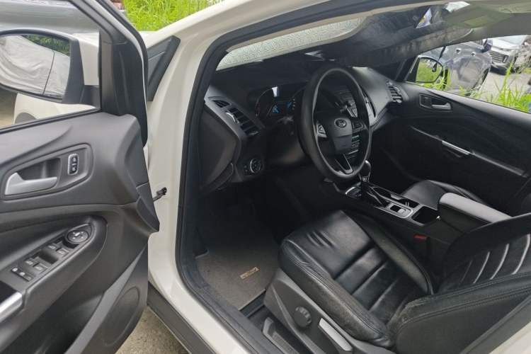 Used Ford Kuga 2017 EcoBoost 180 Two-Wheel-Drive Elite Trim Driver Seat