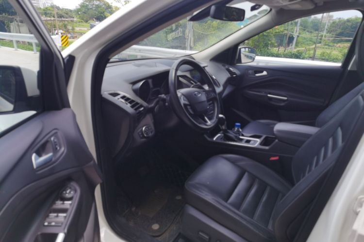 Used Ford Kuga 2017 EcoBoost 180 Two-Wheel-Drive Luxury Wing Edition Driver Seat