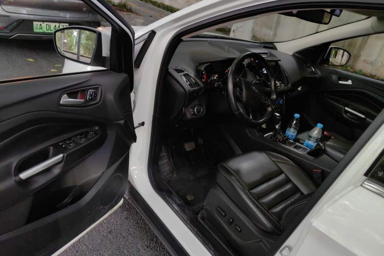 Used Ford Kuga 2017 EcoBoost 245 Four-Wheel Drive Titanium Edition Driver Seat