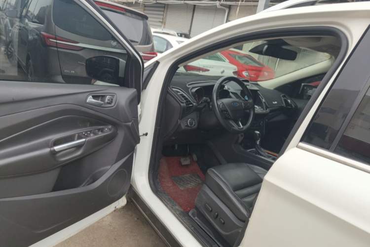 Used Ford Kuga 2017 EcoBoost 180 Four-Wheel Drive Titanium Edition Driver Seat