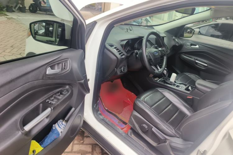 Used Ford Kuga 2017 EcoBoost 180 Two-Wheel-Drive Tiger Leap Model Driver Seat