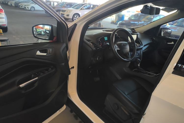 Used Ford Kuga 2017 EcoBoost 180 Two-Wheel-Drive Elite Trim Driver Seat