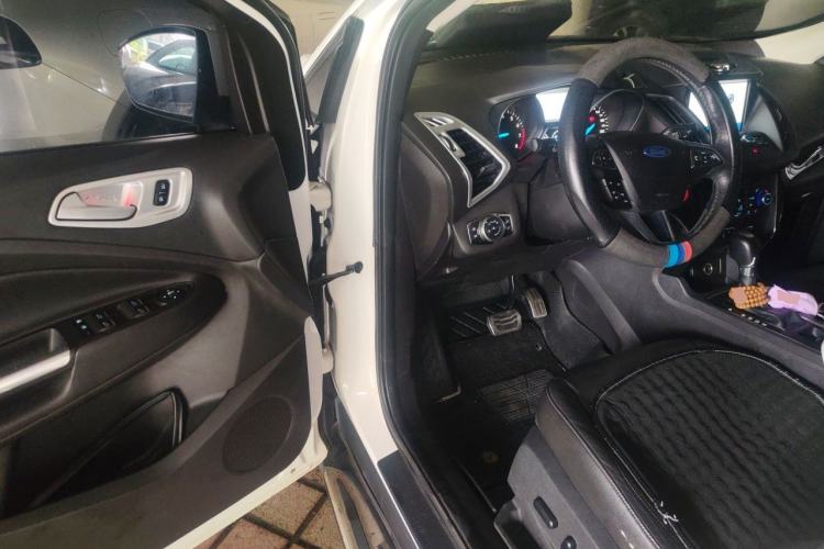 Used Ford Kuga 2017 EcoBoost 180 Two-Wheel-Drive Luxury Wing Edition Driver Seat