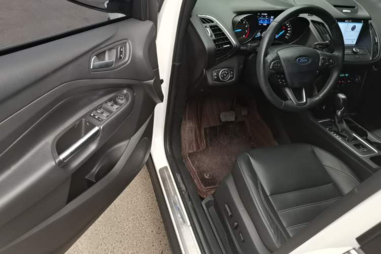 Used Ford Kuga 2017 EcoBoost 180 Four-Wheel Drive Luxury Wing Model Driver Seat