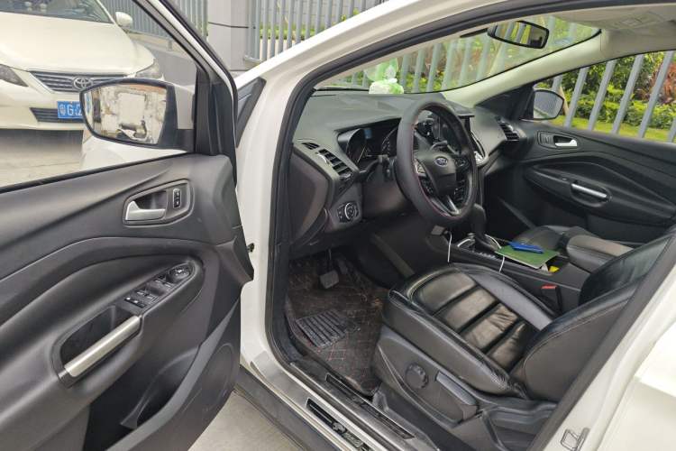 Used Ford Kuga 2017 EcoBoost 180 Two-Wheel-Drive Tiger Leap Model Driver Seat