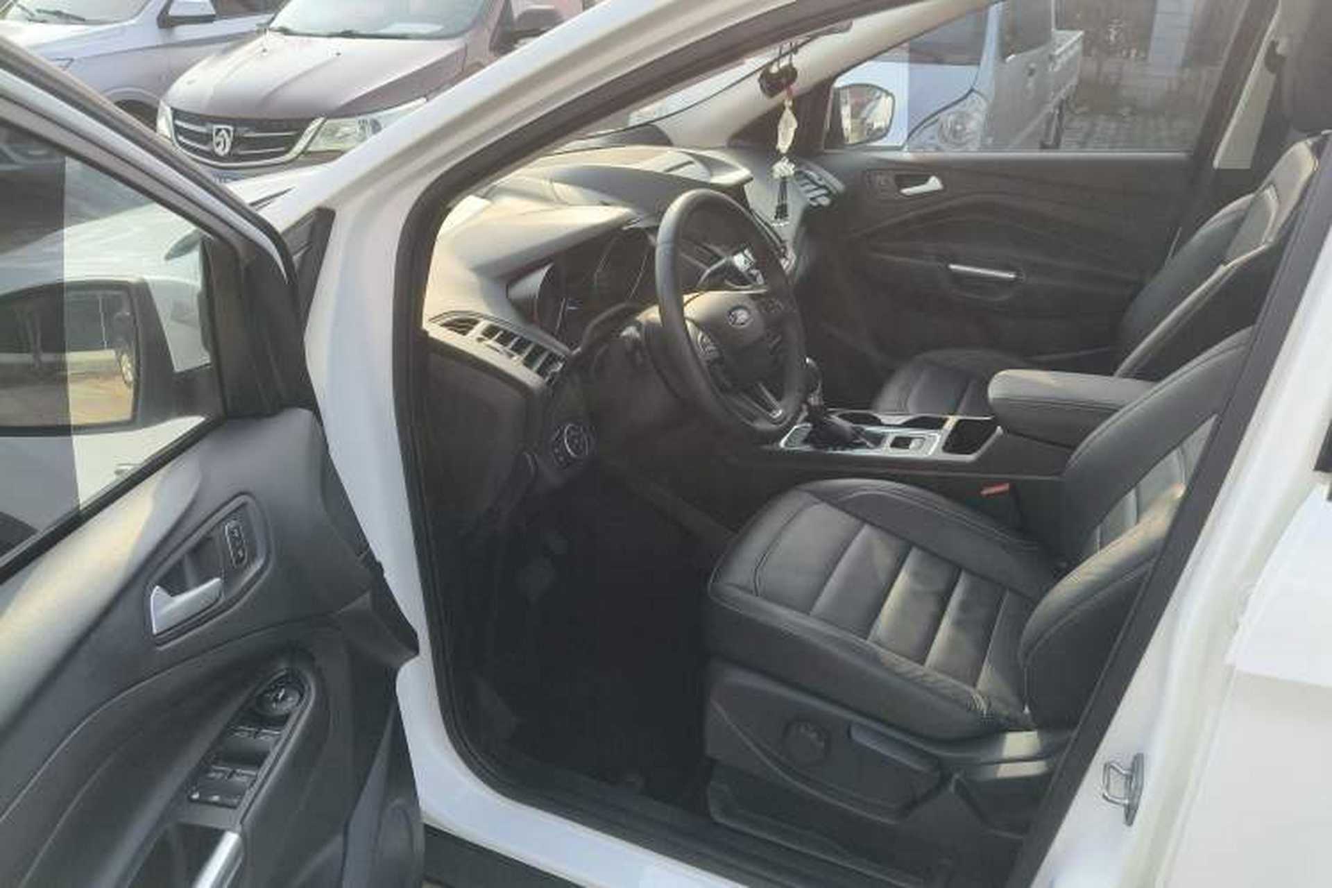 Used Ford Kuga 2017 EcoBoost 180 Two-Wheel-Drive Platinum Edition Driver Seat