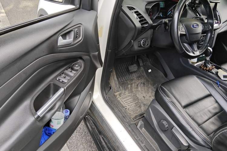 Used Ford Kuga 2017 EcoBoost 180 Two-Wheel-Drive Elite Trim Driver Seat