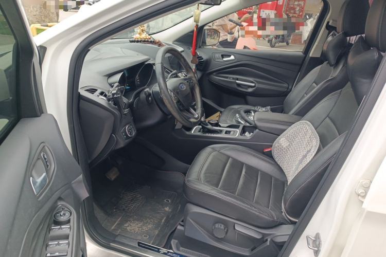 Used Ford Kuga 2017 EcoBoost 180 Two-Wheel-Drive Platinum Edition Driver Seat