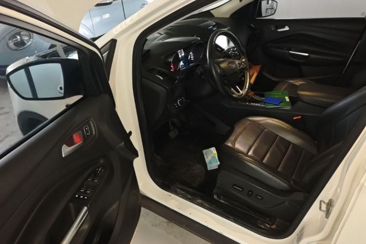Used Ford Kuga 2017 EcoBoost 245 Four-Wheel-Drive Sport Model Driver Seat