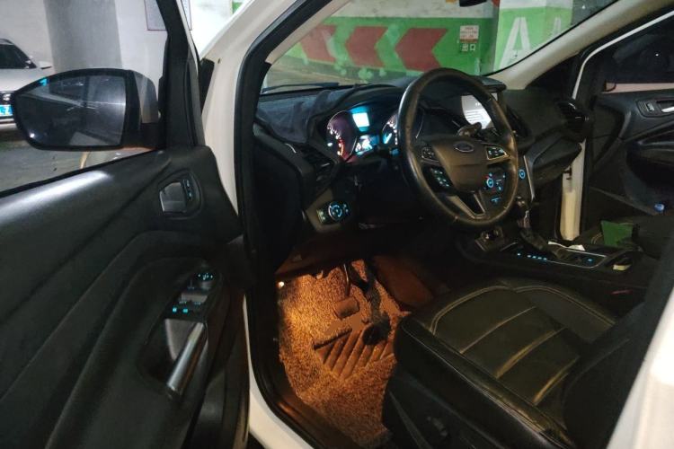 Used Ford Kuga 2017 EcoBoost 180 Two-Wheel-Drive Tiger Leap Model Driver Seat