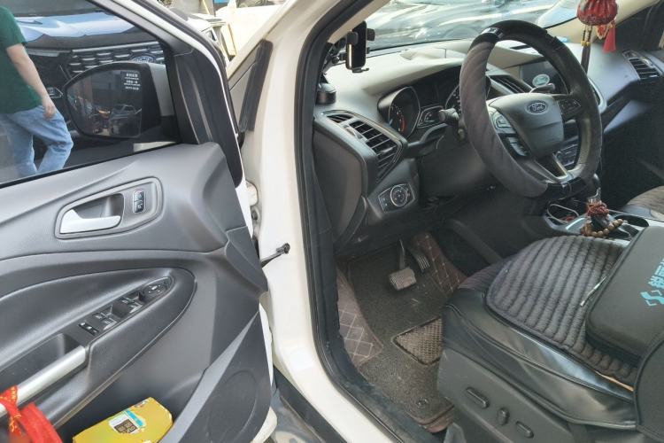 Used Ford Kuga 2017 EcoBoost 180 Two-Wheel-Drive Luxury Wing Edition Driver Seat