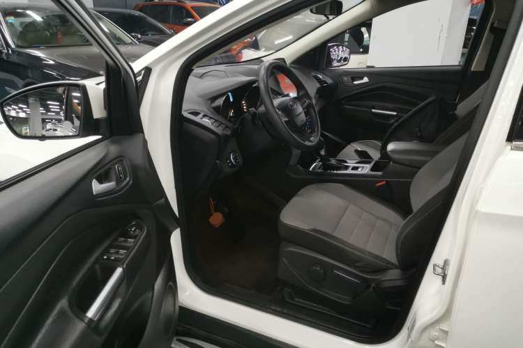 Used Ford Kuga 2017 EcoBoost 180 Two-Wheel-Drive Elite Trim Driver Seat
